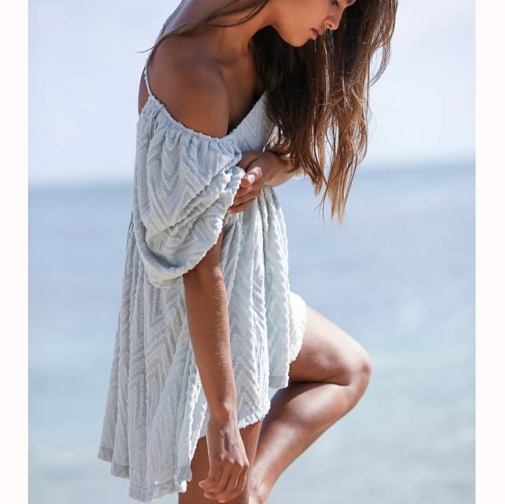 ❗SOLD OUT❗Free People | [Black] Wavy Baby Tunic Dress - Picture 3 of 16